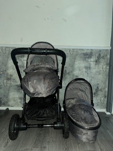 Egg pram carrycot and seat - egg,
